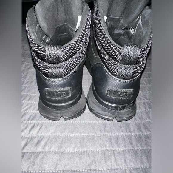 UGG Australia Emmett Boot Mid Black Men’s Size 11 Weather Ready Item #1112376 - Picture 6 of 12
